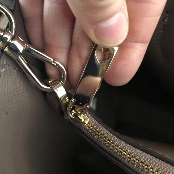 Kate Spade Eva Medium Satchel R$315 🤍 - Picture 7 of 12